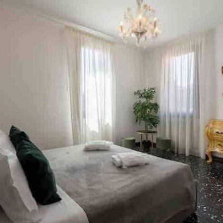 Ca’ Pesaro rooftop terrace apartment. Venecia Exterior foto