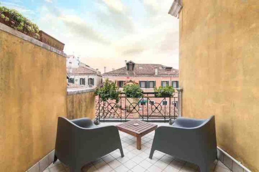Ca’ Pesaro rooftop terrace apartment. Venecia Exterior foto