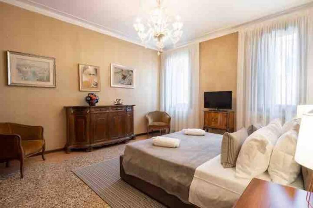 Ca’ Pesaro rooftop terrace apartment. Venecia Exterior foto